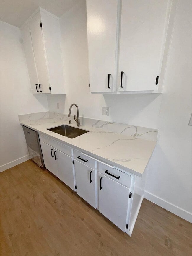 Building Photo - 5307 Sepulveda Blvd Rental