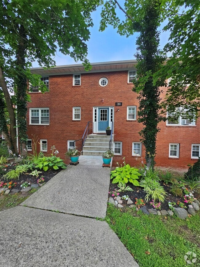 Building Photo - 31 Huguenot St Unit 3 Rental