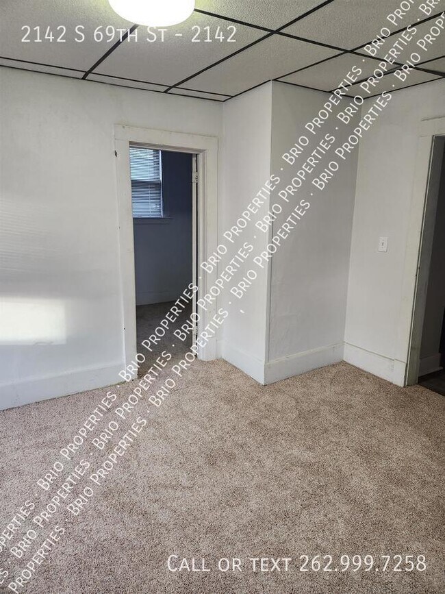 Photo - 2142 S 69th St Unit 2142