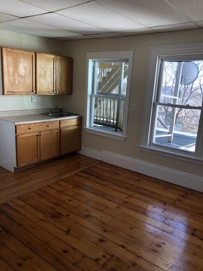 12 Gilman St Apartment Unit 6 Portland, ME