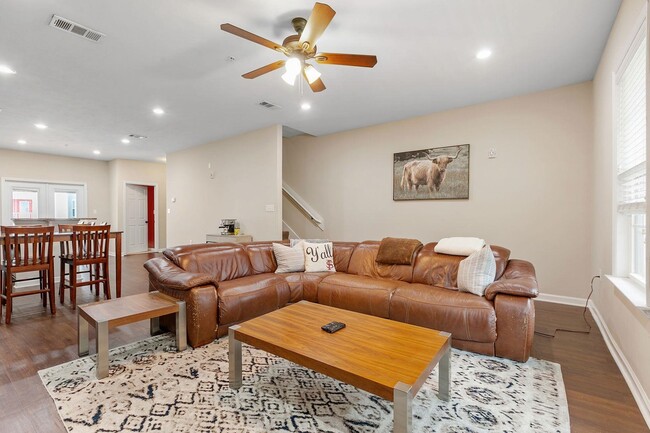 Photo - 1775 Belle Vue Way