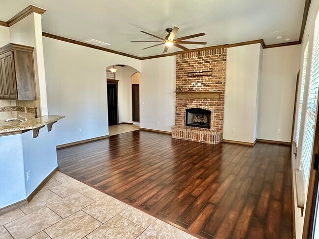 Photo - 709 Abilene Way