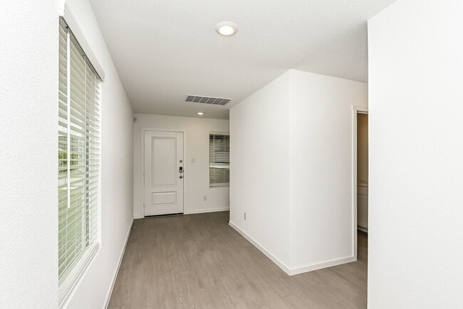 Photo - 1616 Limpkin Dr