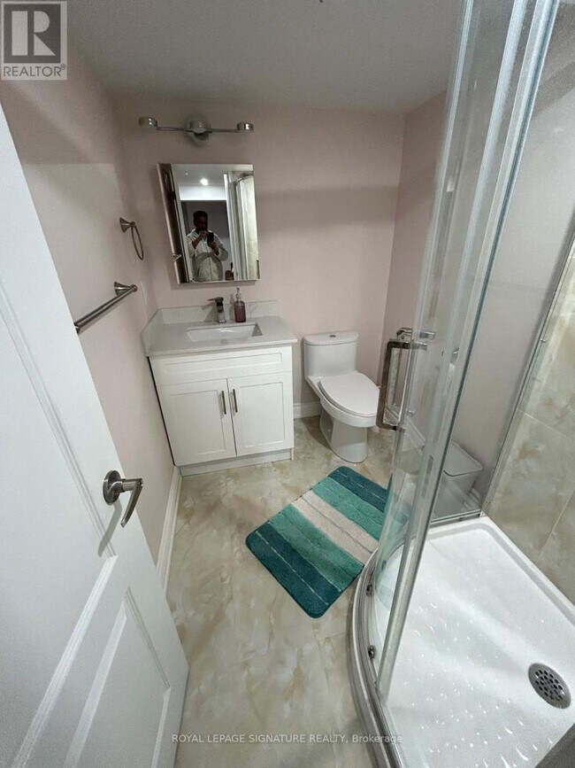 Photo - 206 Bellamy Rd N