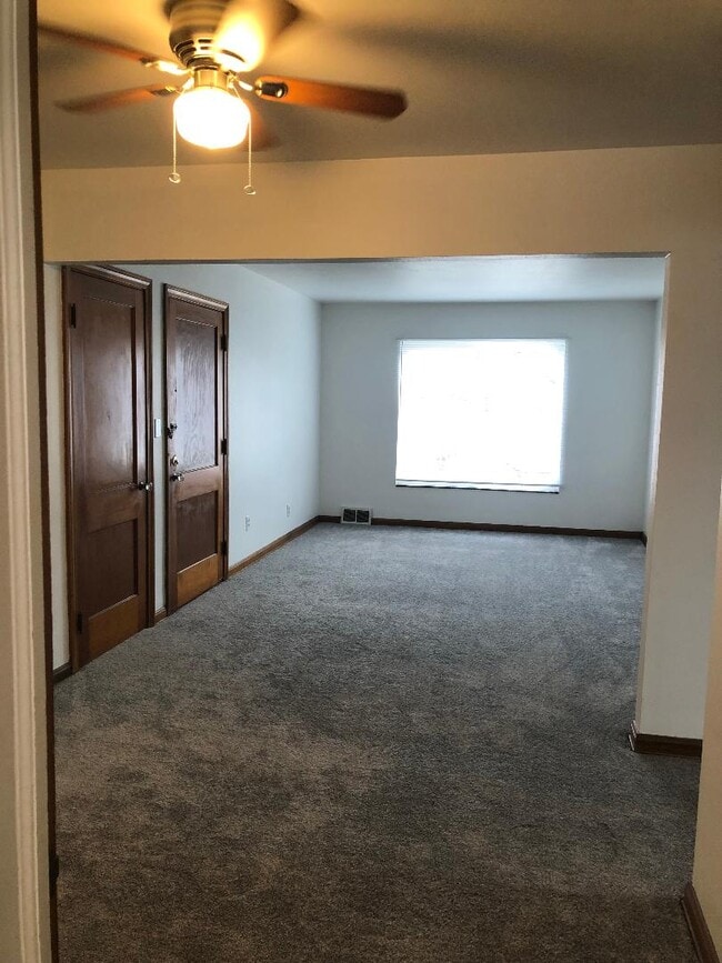 Living room - 2406 21st St Unit 4