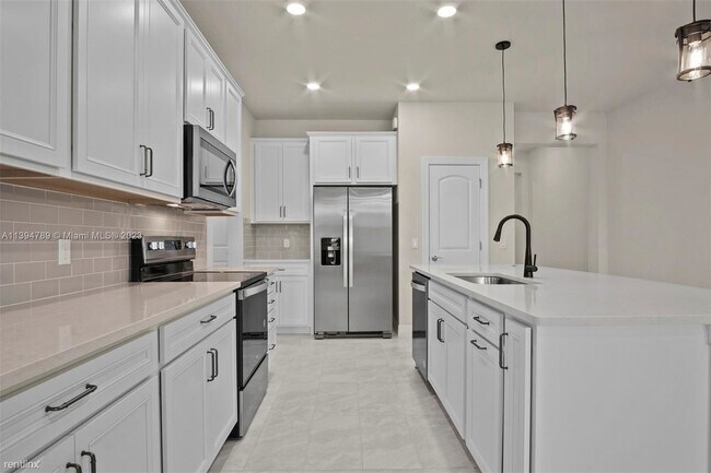 Photo - 3 br, 2.5 bath House - 4837 Chantilly Rd