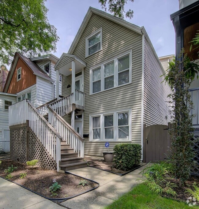 Building Photo - 2428 W Carmen Ave Rental
