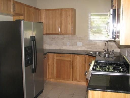 Photo - 907 W 30th St