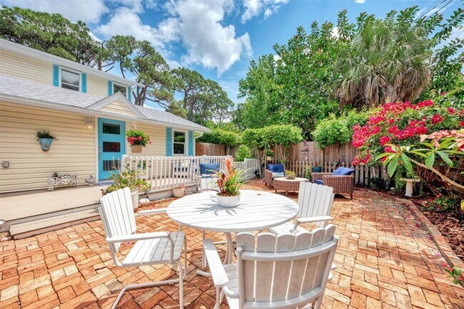 Photo - 1045 40th St