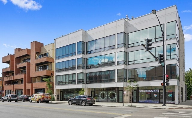 Building Photo - 1404 W Chicago Ave Unit 4