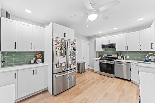 Building Photo - 44 Booraem Ave Unit Apt 1