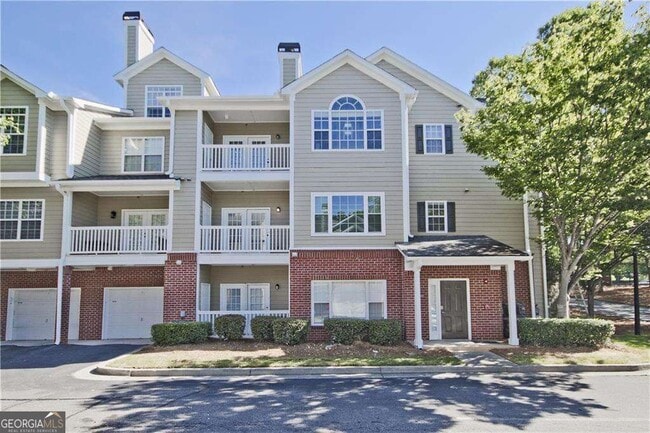 Building Photo - 8102 Woodland Ln Unit 8102