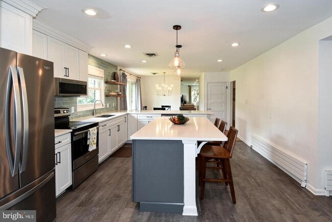 Photo - 2 Cinnamon Fern Rd