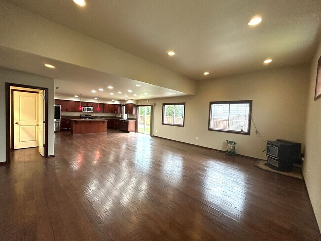 Photo - Spacious 4 bedroom 2.5 bath in Arlington with RV Parking