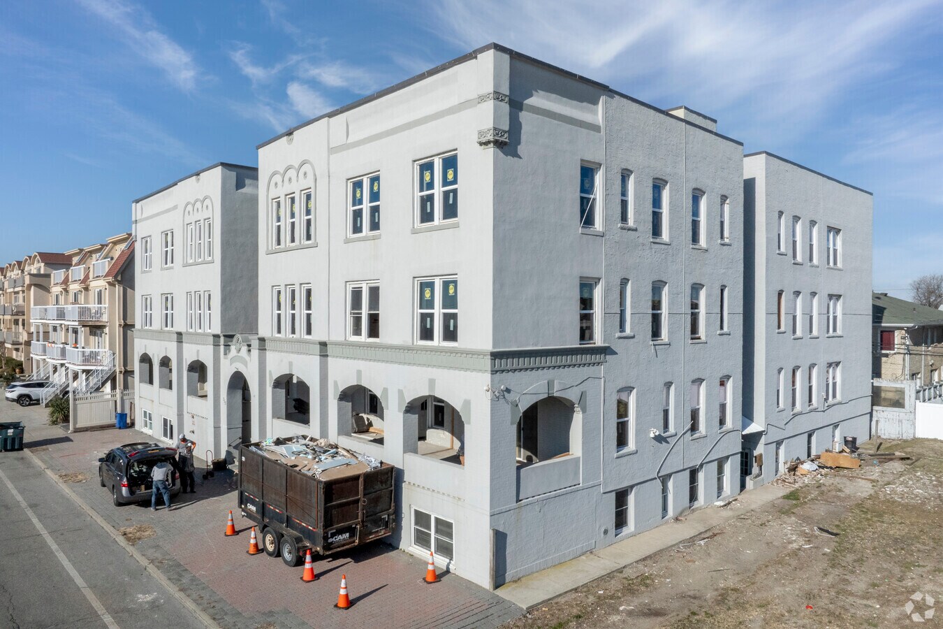 315 W Broadway - 315 W Broadway