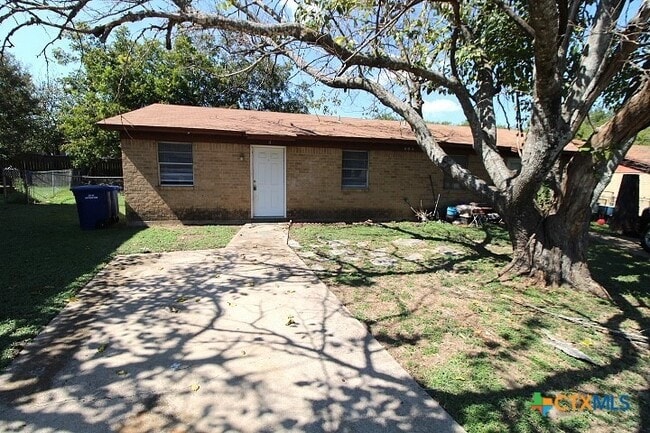 Building Photo - 603 Westview Cir Unit A