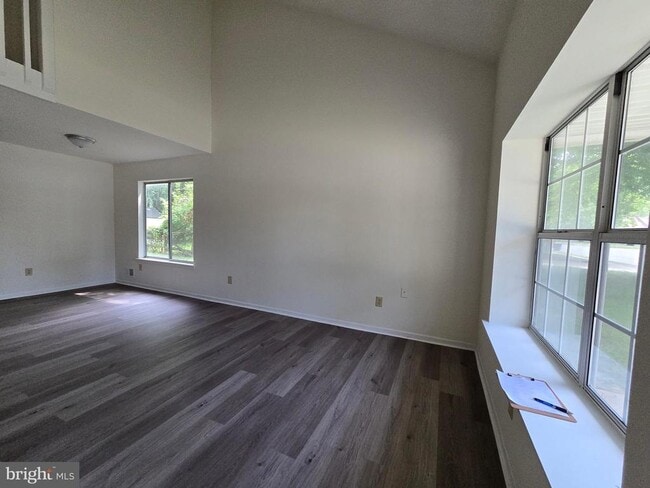 1417 S Farmview Dr
