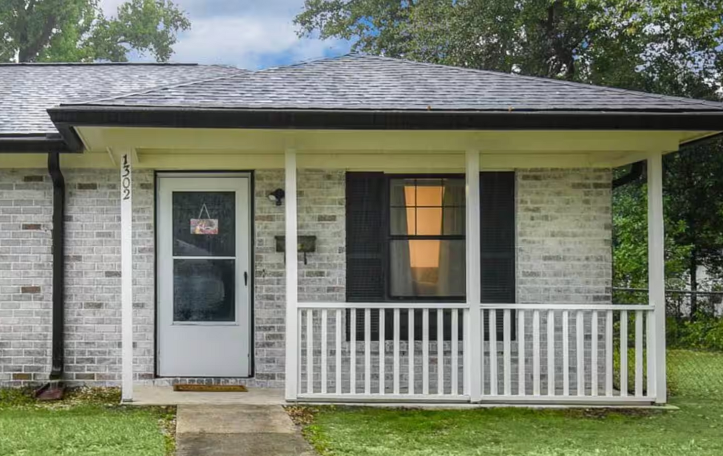 2-Bedroom, 1-Bathroom Home in Savannah, GA - 2-Bedroom, 1-Bathroom Home in Savannah, GA