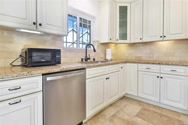 Photo - 8601 Santa Susana Pl Casa