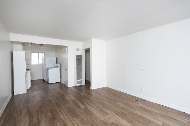 Photo - Charming Coronado Island 2 Bed/1 Bath Apartment ~ Close to All! Unidad 08