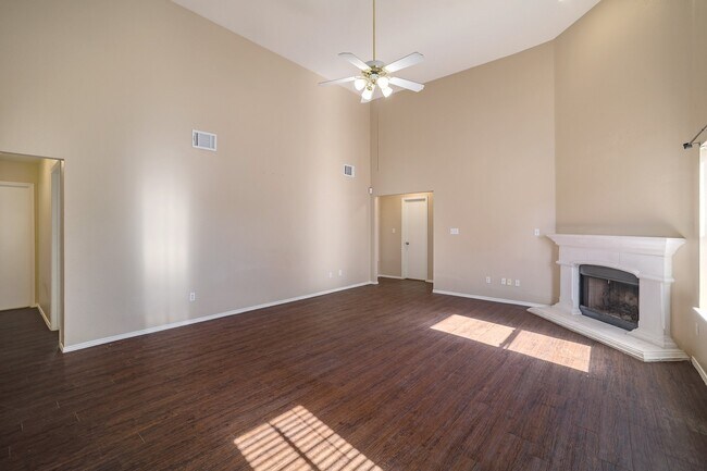 Photo - 1019 Leeds Castle Walk