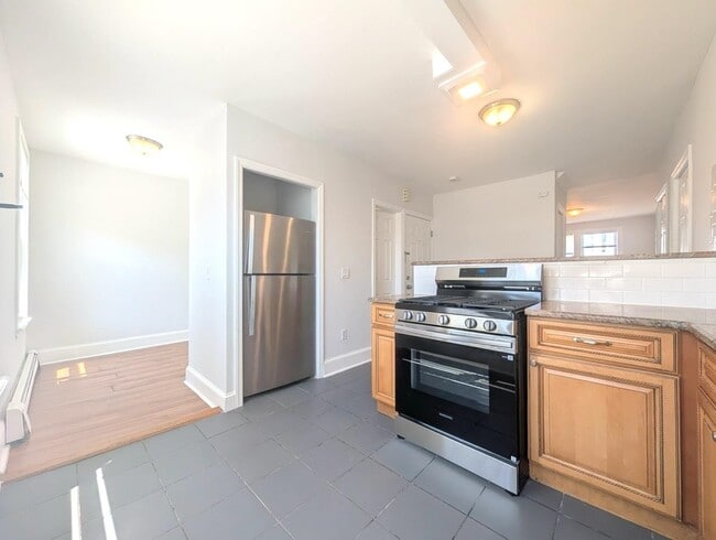 Photo - 69 Beacon Ave Unit 3