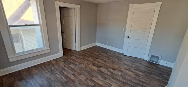 Photo - 2418 Jules St