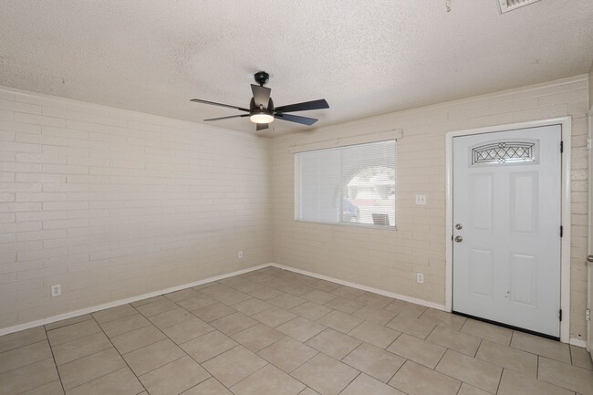 Photo - 4 Bedroom 2 bath in Heart of Casa Grande