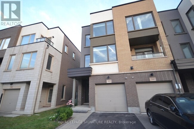 Photo - 202 Huguenot Rd