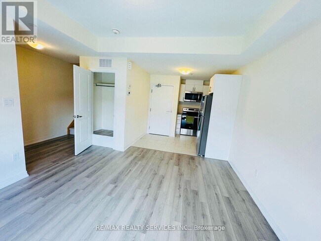 Photo - 245 McLevin Ave