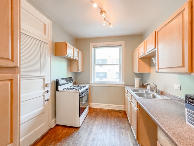 Photo - 1337 W Lunt Ave Unit M02H