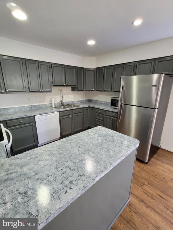 Photo - 233 Charleston Ct