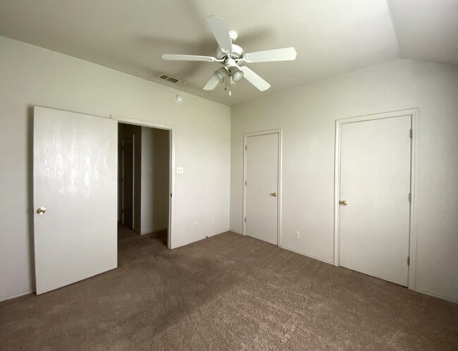 Building Photo - 3709 Littleleaf Dr Unit #B