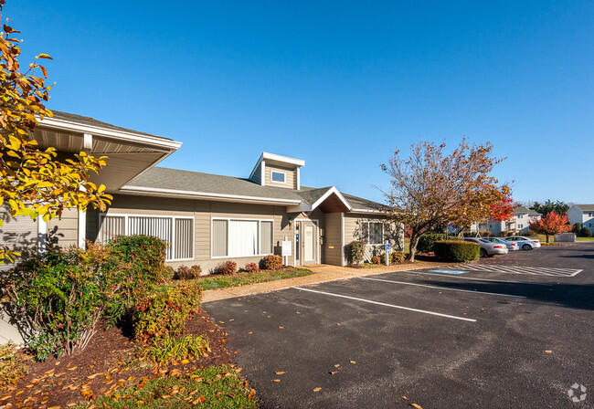 Building Photo - Longview Oaks Apartments