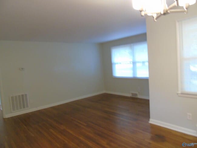 Photo - 704 Graycroft Dr SW