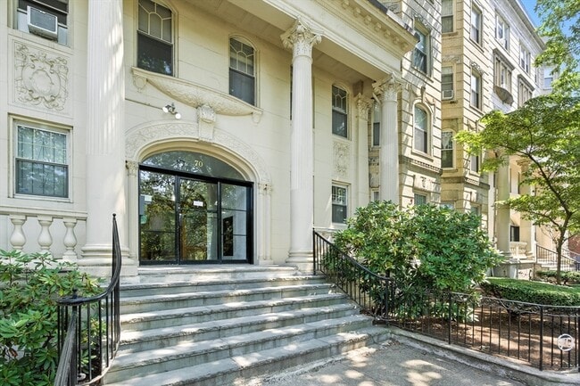 Building Photo - 70 Fenway Unit 51