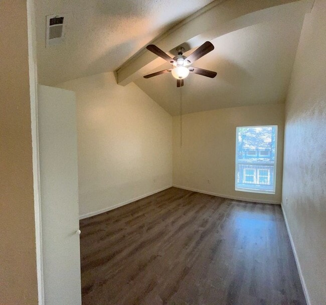 Photo - 9696 Walnut St