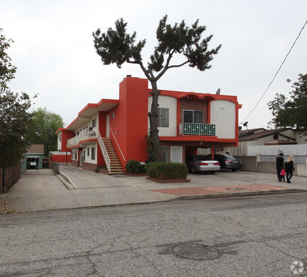 Photo - 4320 Russell Ave