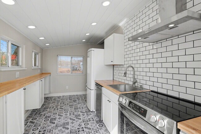 Photo - 1003 W Colorado Ave Unit upper