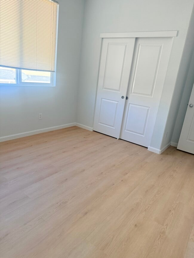 Building Photo - 1505 Nevin Plz Unit Room for Rent