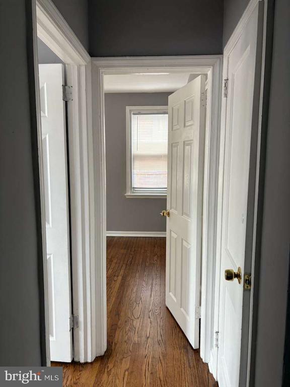 Photo - 5718 Woodbine Ave