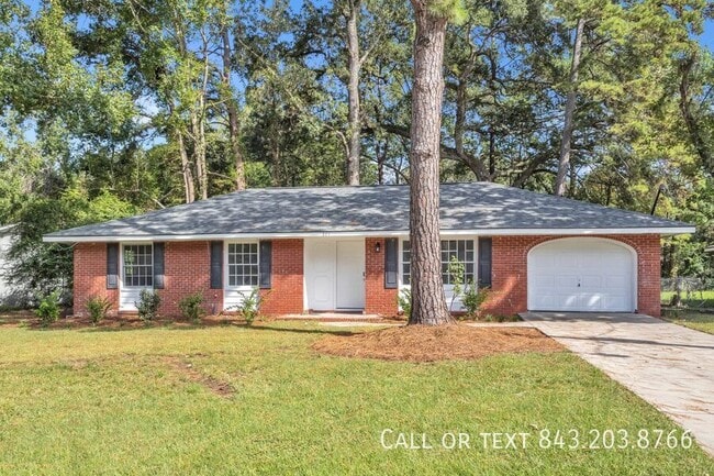 Building Photo - 301 Sprucewood Dr Rental