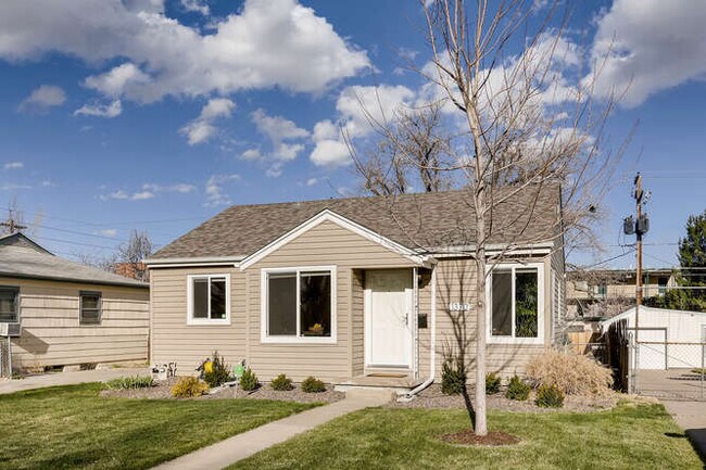 Photo - 1370 Xanthia St