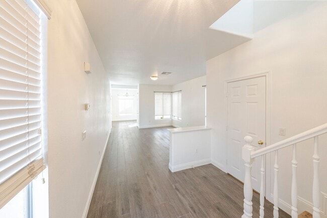 Photo - 8146 Golden Flowers St