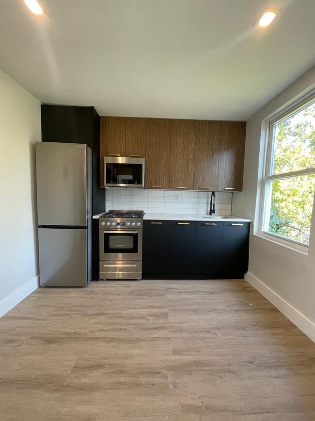 Building Photo - 64 Franklin St Unit 3L