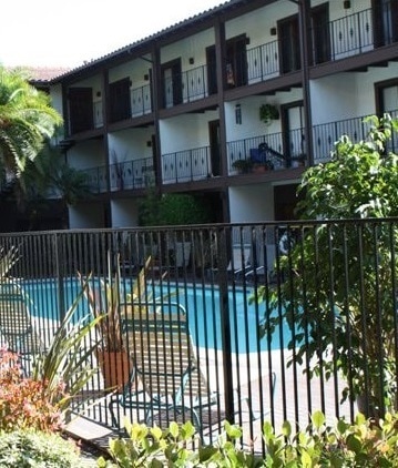 Photo - Los Caballeros #111 Unidad 111B