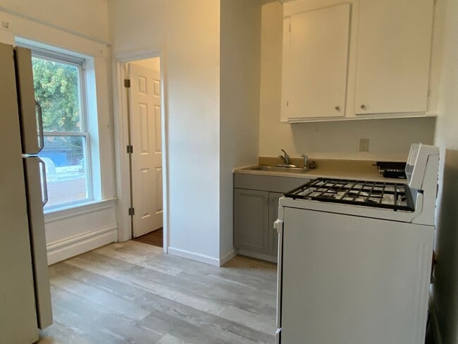 Photo - 1587 Plainfield Ave NE Unit 3