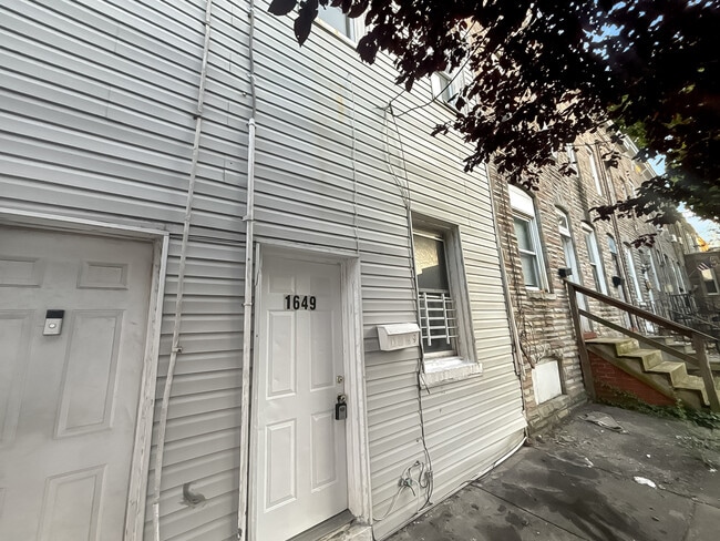 Building Photo - 1649 Ceddox St Rental