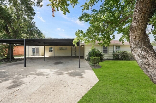 Photo - 5966 Doulton Dr