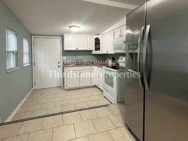 Photo - 1228 Neva St
